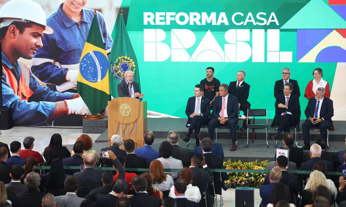 OAB Barro Preto - Lula lança programa de reforma de casas e defende ação para invisíveis