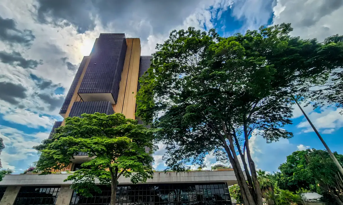 OAB Barro Preto - Contas externas têm saldo negativo de US$ 9,8 bilhões em setembro