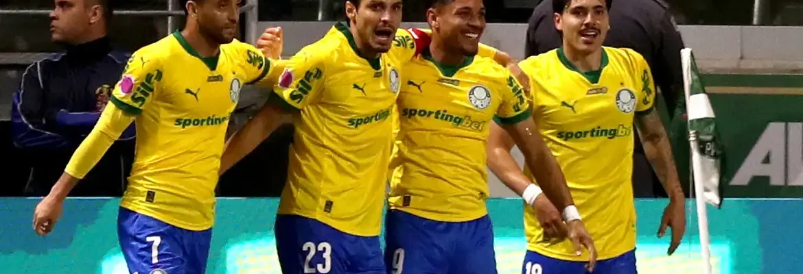 Brasileiro: Palmeiras goleia Bragantino e permanece com folga na ponta