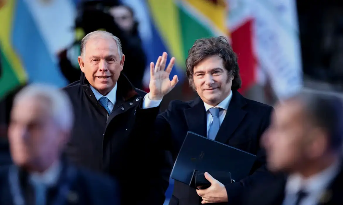 OAB Barro Preto - Chanceler da Argentina pede demissão dias antes de eleição legislativa