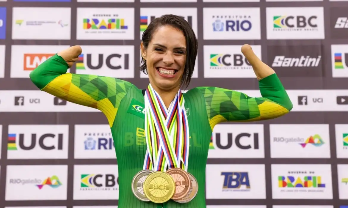OAB Barro Preto - Sabrina Custódia conquista prata e fecha Mundial com quatro medalhas