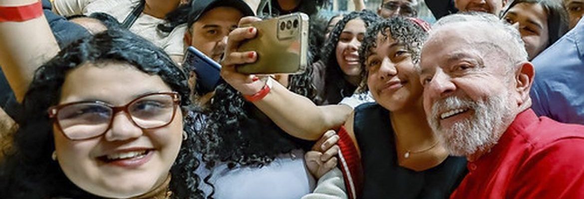 Lula: educação e política são pilares para país ter um futuro melhor