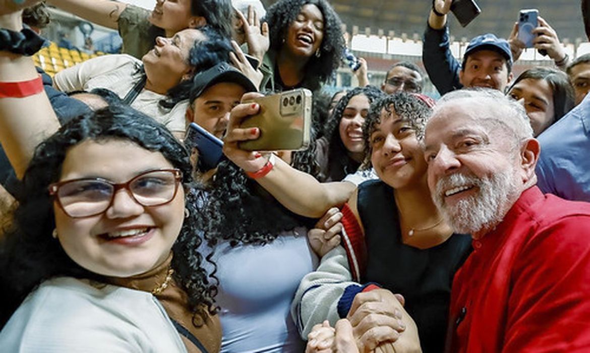 OAB Barro Preto - Lula: educação e política são pilares para país ter um futuro melhor