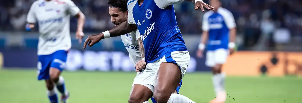 Cruzeiro vence e permanece na cola dos líderes do Brasileiro