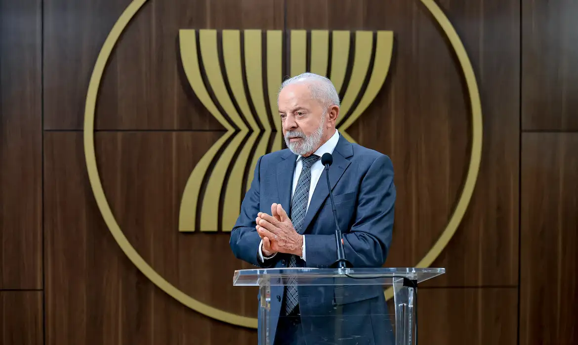 OAB Barro Preto - Lula quer discutir com Trump punição dada a ministros do STF