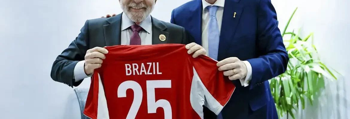 Lula convida presidente da Fifa para conhecer Universidade do Esporte
