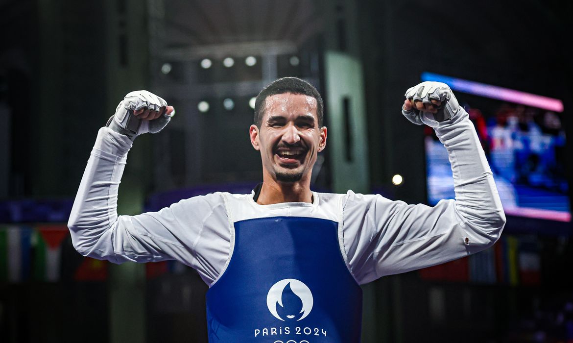 OAB Barro Preto - Edival Pontes, o Netinho, é vice-campeão mundial de taekwondo na China