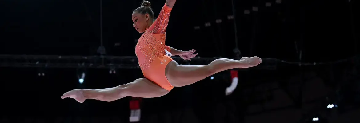 Flávia Saraiva vai à final da trave no Mundial de Ginástica Artística