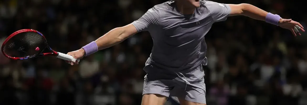 João Fonseca vence Shapovalov na estreia do Masters 1000 de Paris