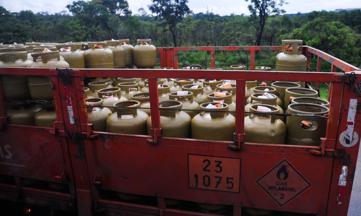 OAB Barro Preto - Beneficiários com NIS final 2 recebem Auxílio Gás nesta terça-feira