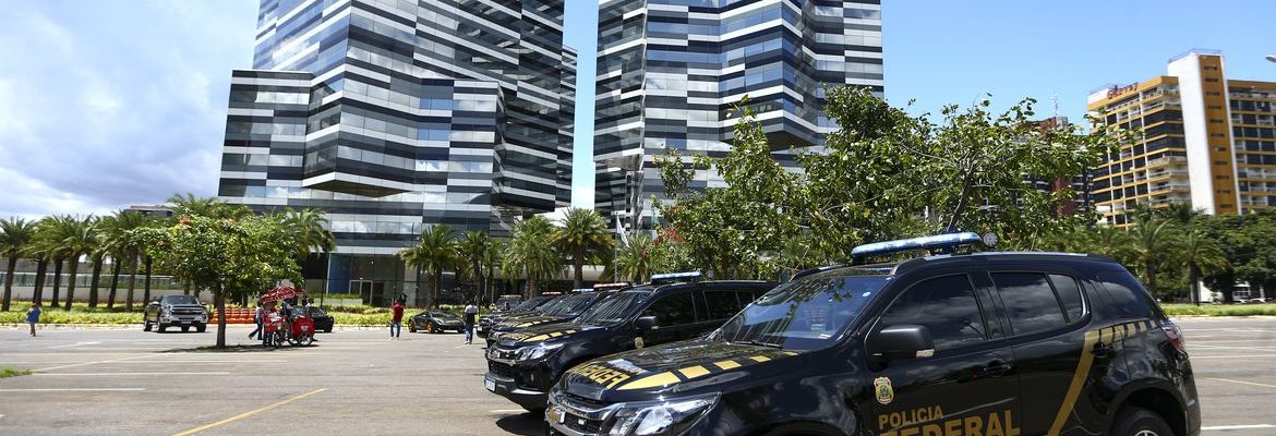 PF quer investigar entrada de ex-assessor de Bolsonaro nos EUA