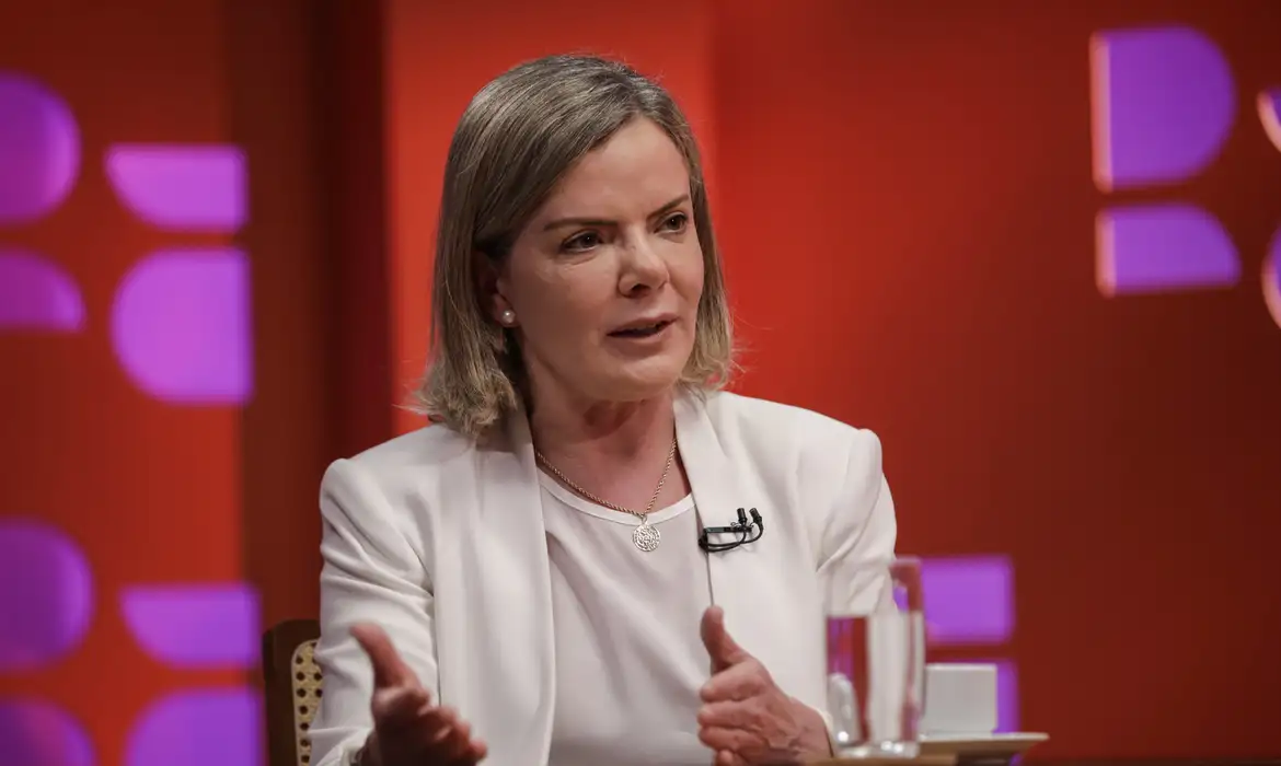 OAB Barro Preto - Gleisi diz que políticos de direita querem EUA intervindo no Brasil