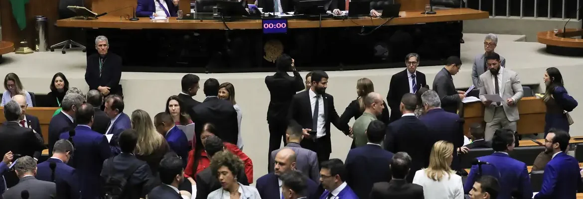 Câmara aumenta penas para crimes como extorsão e escudo humano