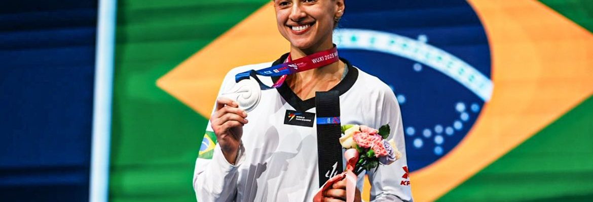 Milena Titoneli é prata no Mundial de taekwondo, o 3º pódio do Brasil