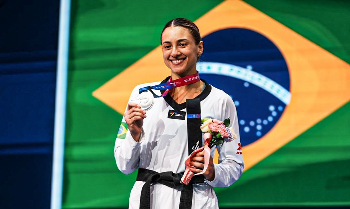 OAB Barro Preto - Milena Titoneli é prata no Mundial de taekwondo, o 3º pódio do Brasil