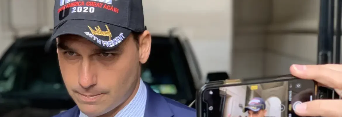 Moraes diz que Eduardo Bolsonaro cria dificuldades para ser notificado