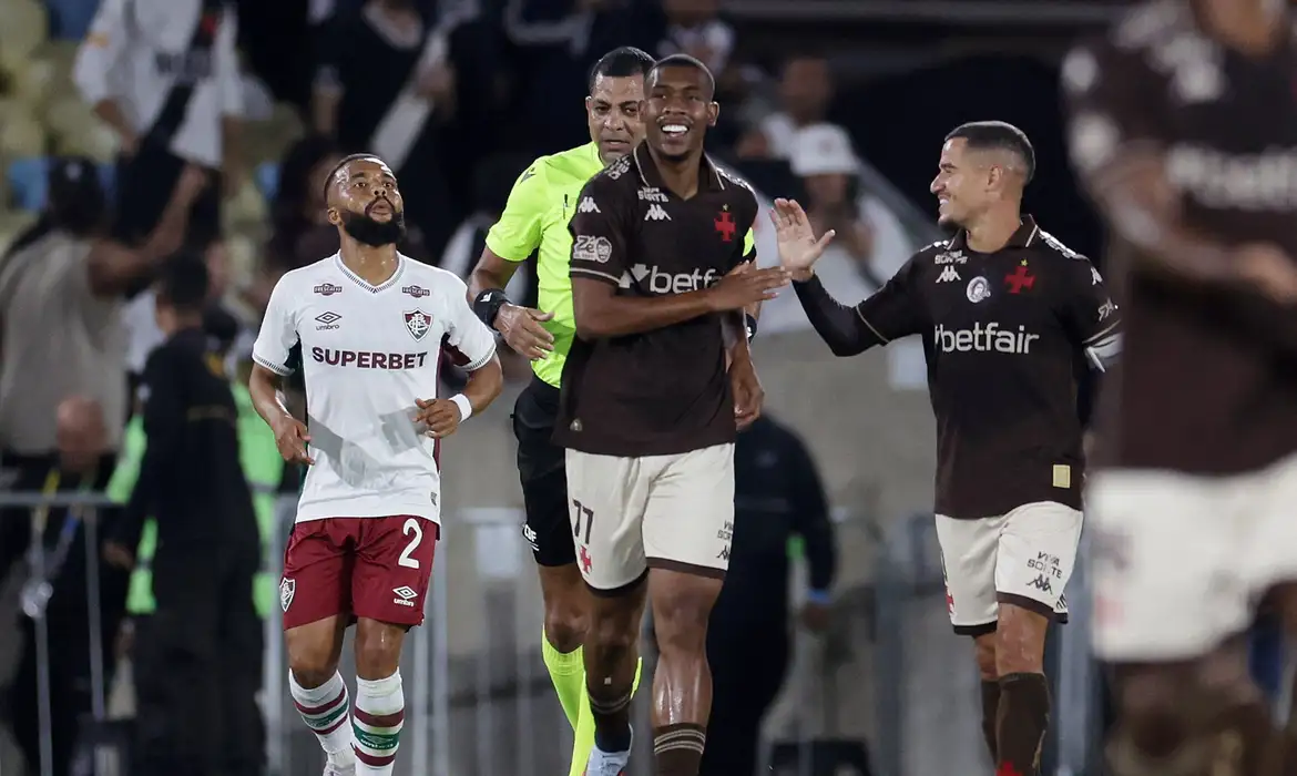 OAB Barro Preto - Rayan decide mais uma vez e Vasco derrota o Fluminense no Maracanã