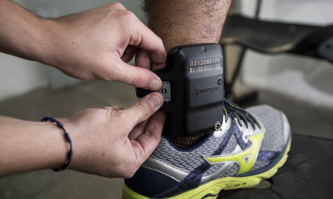 OAB Barro Preto - Filipe Martins alega falha involuntária no sinal da tornozeleira 