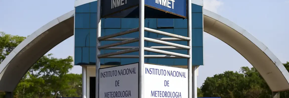 Após tornado, massa fria deve derrubar temperaturas no Paraná