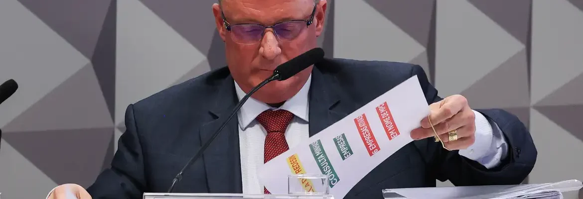 Contador de empresas beneficiadas por esquema do INSS depõe na CPMI