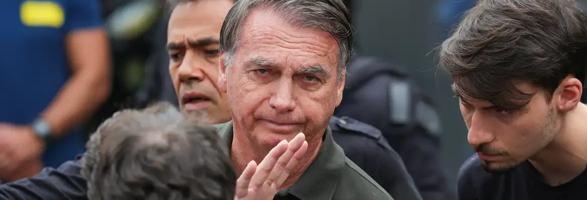 Moraes autoriza Bolsonaro a receber comida especial na prisão