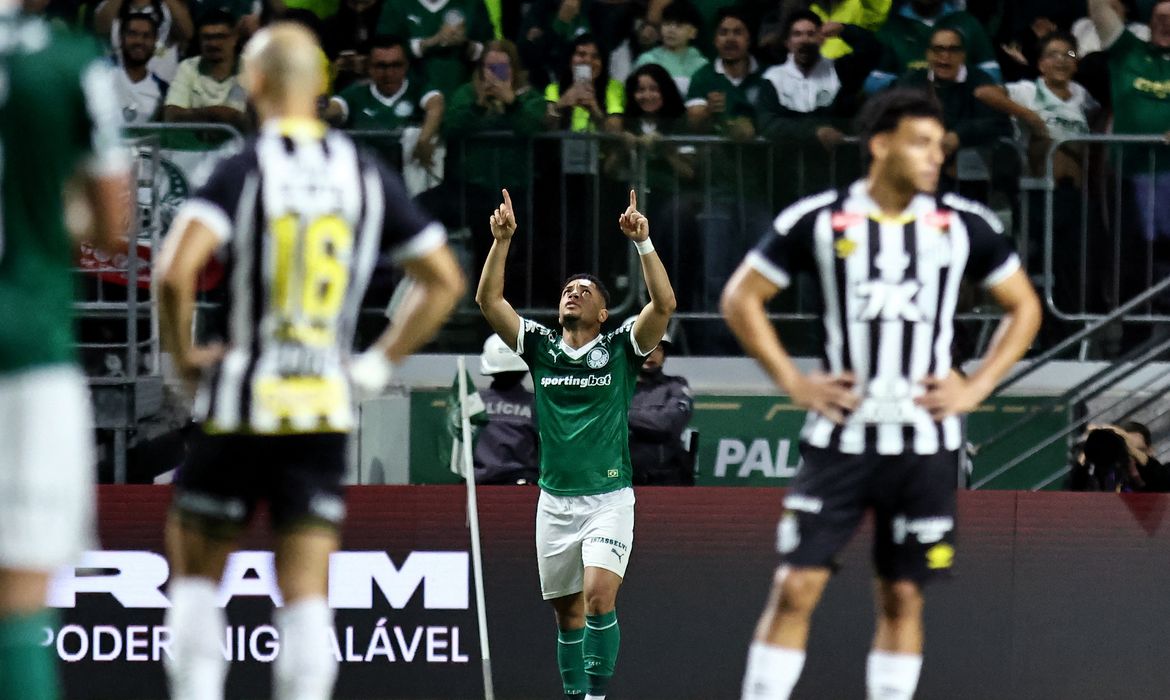 OAB Barro Preto - Vitor Roque decide e Palmeiras vence clássico com Santos no Brasileiro