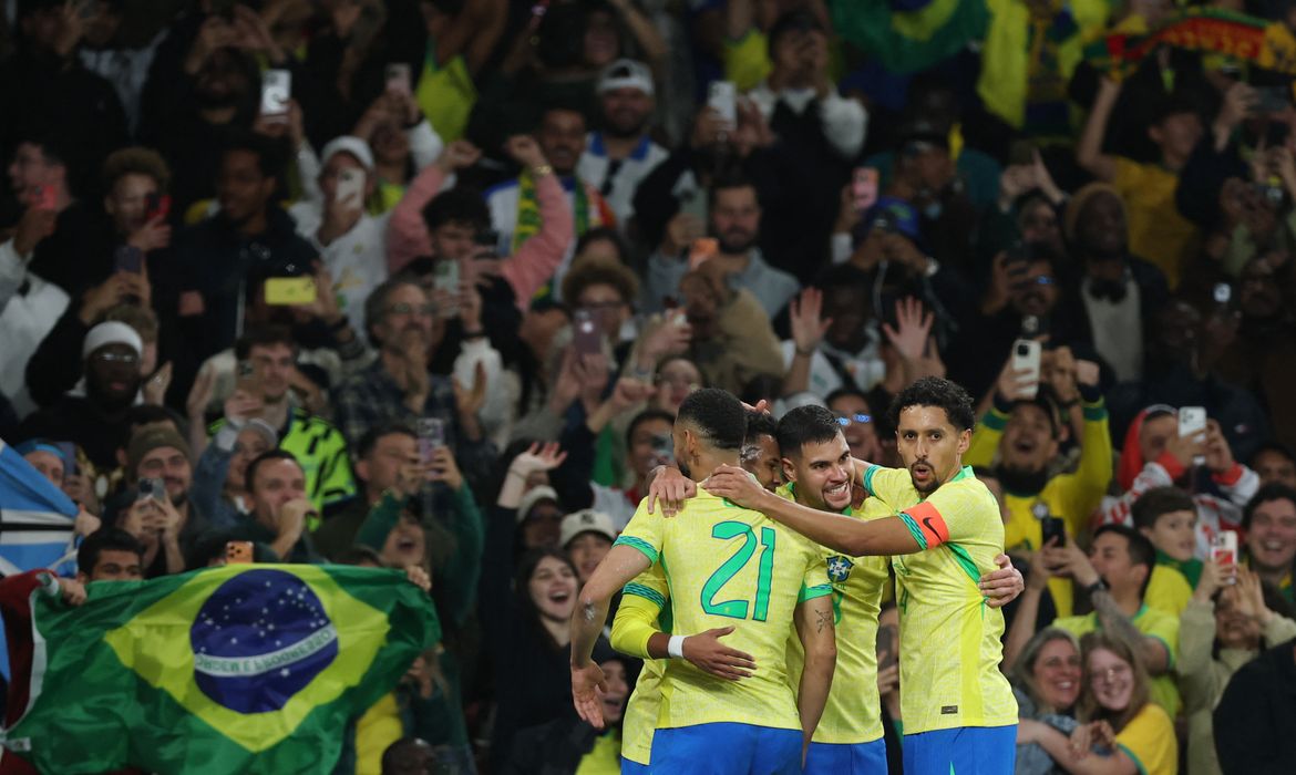 OAB Barro Preto - Brasil joga bem e derrota Senegal por 2 a 0 no amistoso em Londres