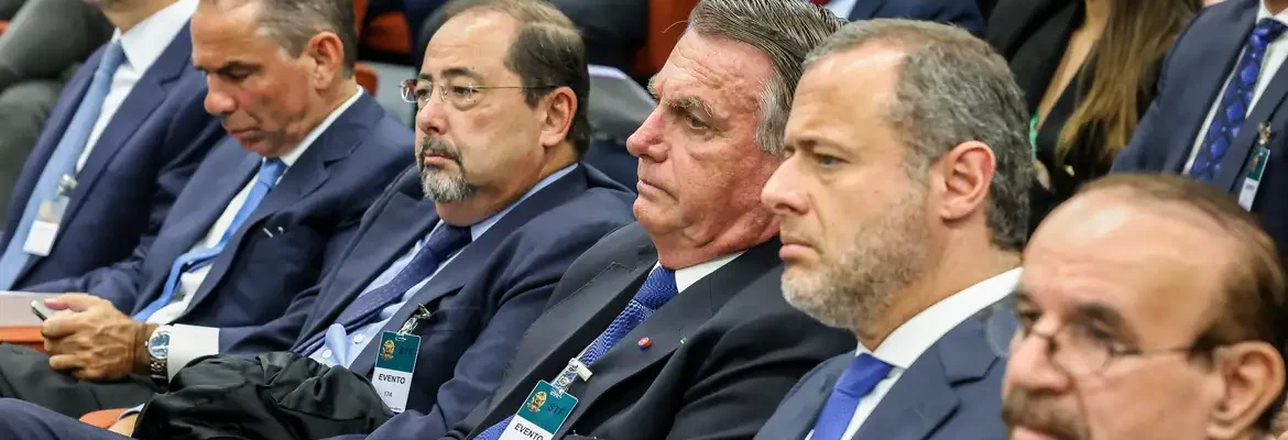 Defesas de Bolsonaro e de outros réus contestam execução das penas 