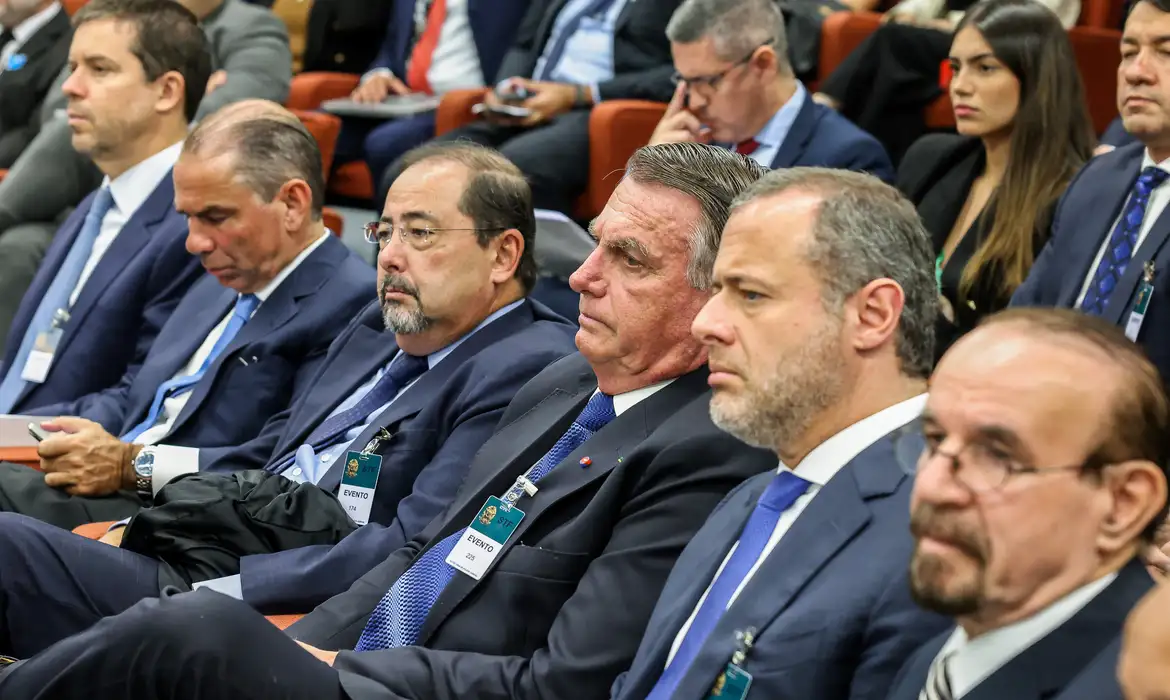 OAB Barro Preto - Defesas de Bolsonaro e de outros réus contestam execução das penas 