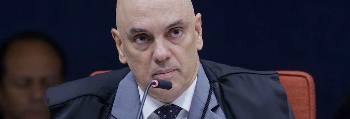 Moraes vota para manter execução das penas de Bolsonaro e demais réus