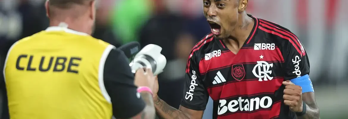 Fla vence, aproveita derrota do Palmeiras e volta a igualar rival