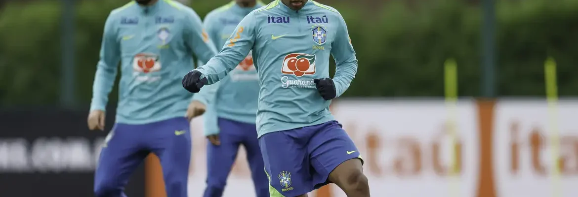 Seleção realiza primeiro treino para amistosos na Europa