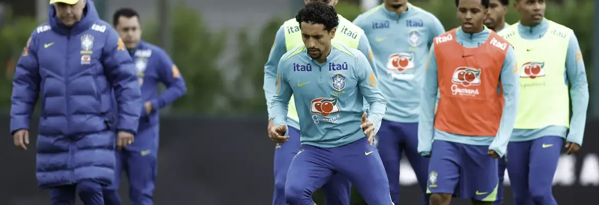 Com equipe completa, Ancelotti comanda atividade em Londres