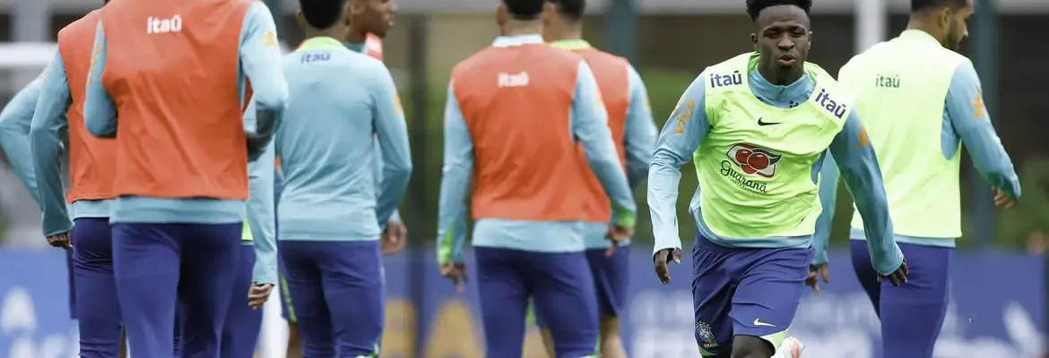 Vinicius Júnior diz que seleção evolui sob comando de Carlo Ancelotti