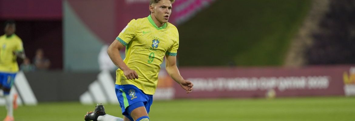 Brasil marca no último minuto e garante vaga na semi do Mundial Sub-17