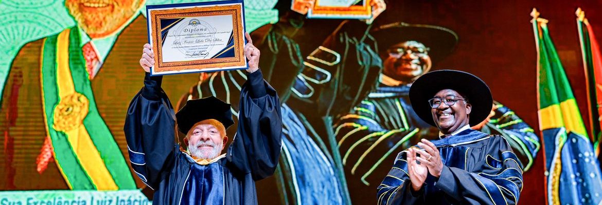 Lula recebe título de doutor honoris causa em Moçambique