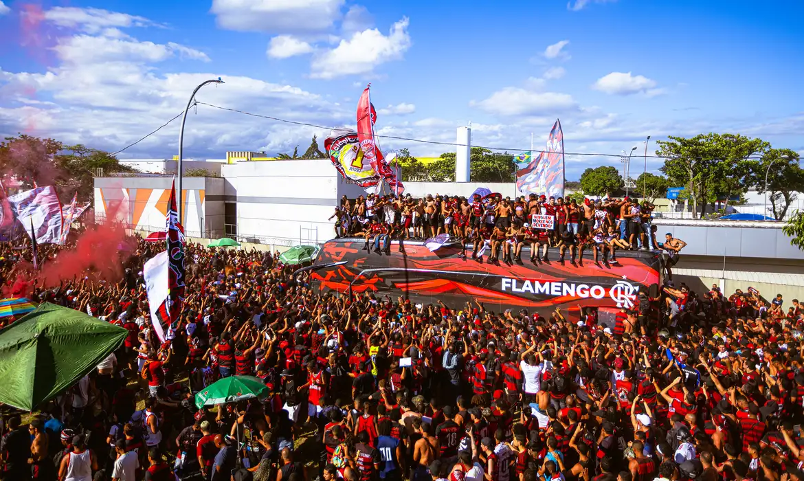 OAB Barro Preto - Flamengo embarca para final da Libertadores com festa da torcida