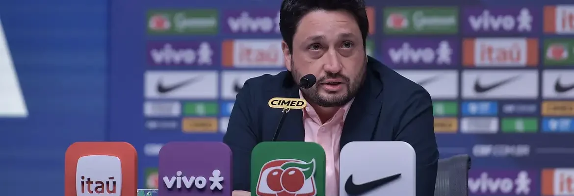 Arthur Elias convoca seleção para últimos amistosos do ano na Europa