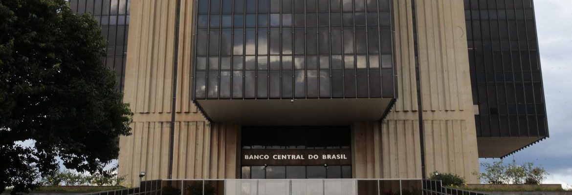 Estimativas do mercado para inflação e PIB permanecem estáveis