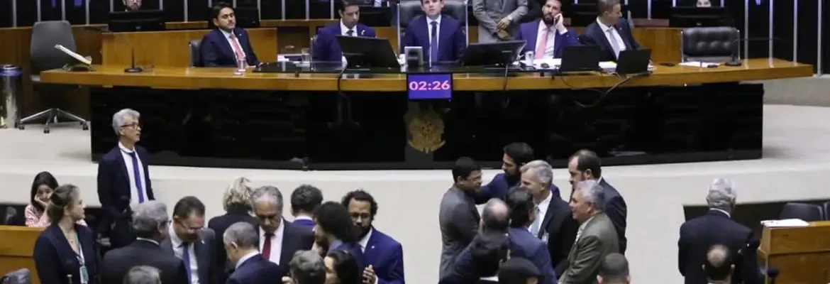 Câmara aprova texto-base do projeto de lei antifacção