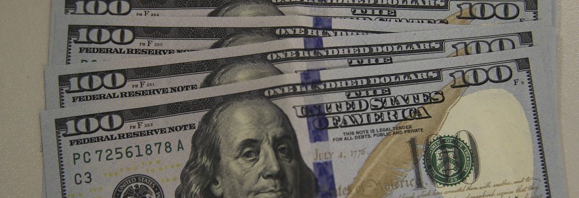 Dólar encosta em R$ 5,34 após ata de reunião do Banco Central dos EUA
