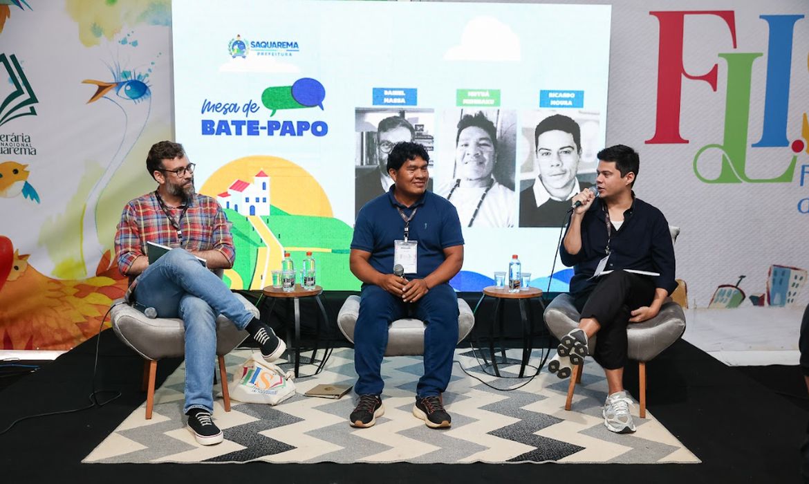 OAB Barro Preto - Escolas indígenas recebem 1° livro infantil em língua do Alto Xingu