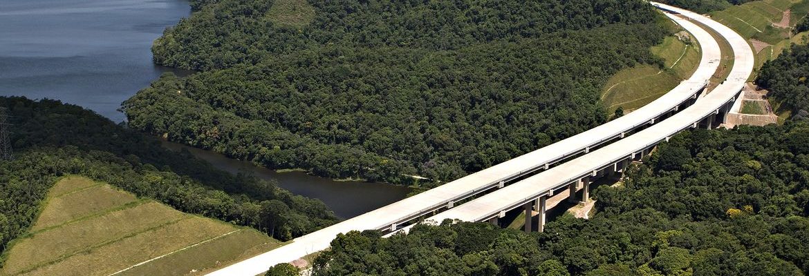 Caminhão interdita Rodoanel em São Paulo e PM é acionada