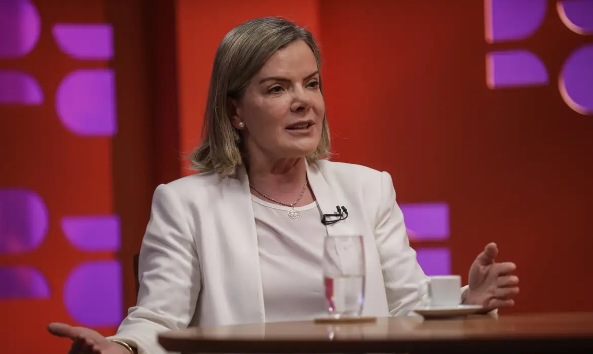 OAB Barro Preto - Gleisi: tipificação penal e apreensão de bens são inegociáveis em PL