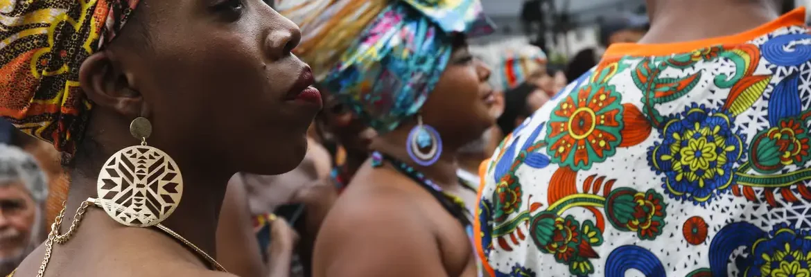 Hoje é Dia destaca consciência negra, trânsito e Rachel de Queiroz
