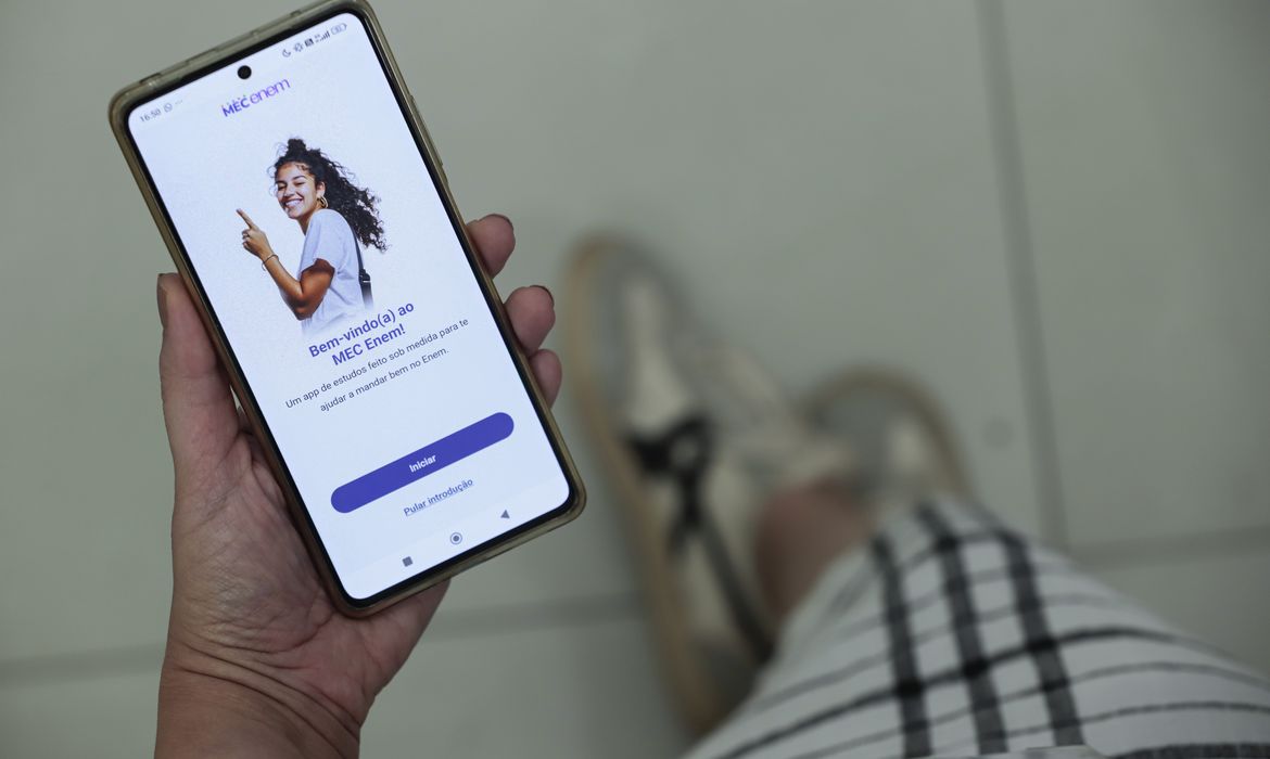 OAB Barro Preto - Participantes do Enem podem estudar por aplicativo do MEC