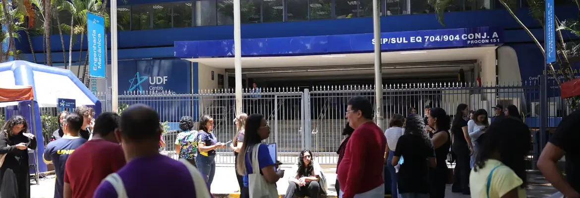 Estudantes chegam cedo para o Enem e relatam superação e confiança