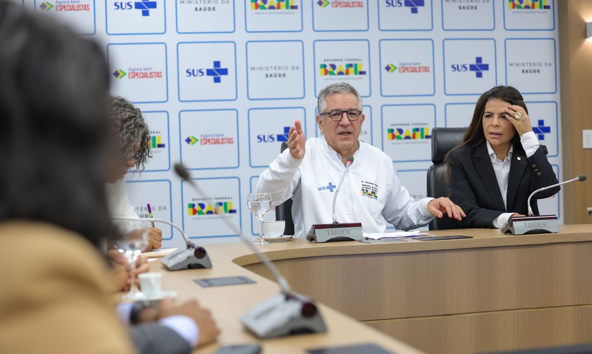 OAB Barro Preto - Saúde anuncia compra de 1,8 milhão de doses contra vírus sincicial