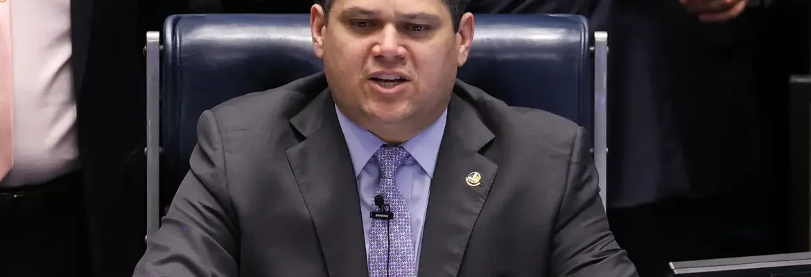 Alcolumbre cancela calendário para sabatina de Jorge Messias ao STF