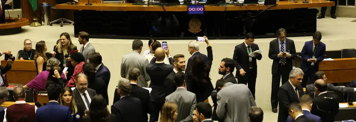 Câmara aprova redução de benefícios fiscais; projeto vai ao Senado